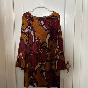 Geometric swirl pattern Beige by eci preowned dress. Great shape!